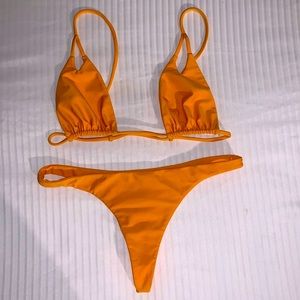 Benoa bikini set.